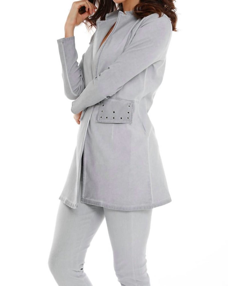 Front of a model wearing a size LG Amaya Long Grommet Jacket in Light Gray in Light Gray by french kyss. | dia_product_style_image_id:325798